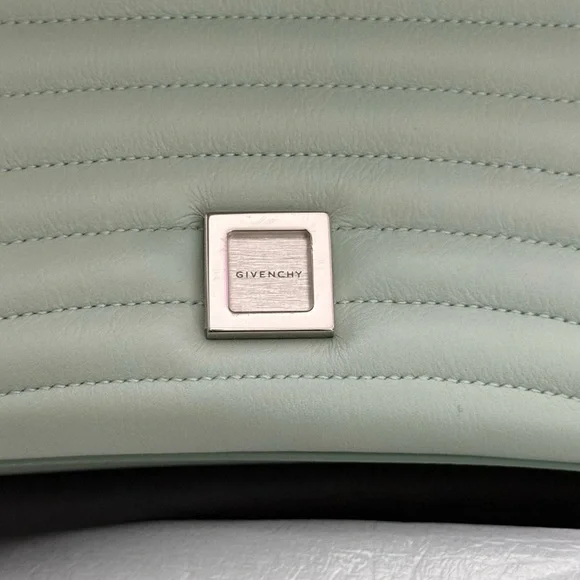 ✨ Givenchy 4G Soft Baguette – Celadon – BRAND NEW – Full Set + Cardholder ✨ - Picture 5 of 9